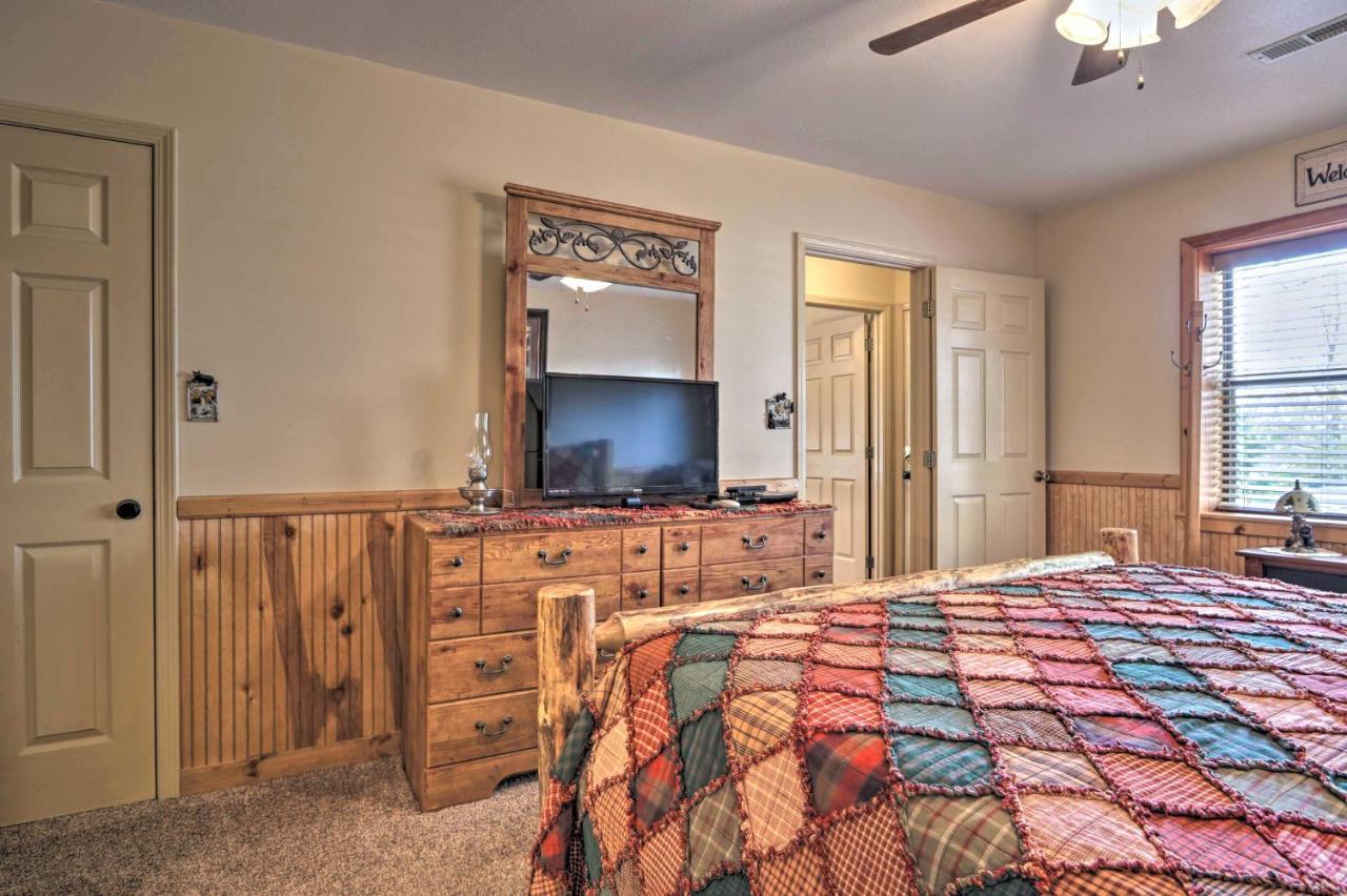 Smoky Mountain Retreat With Hot Tub, Arcade Games Villa Pigeon Forge Exteriör bild