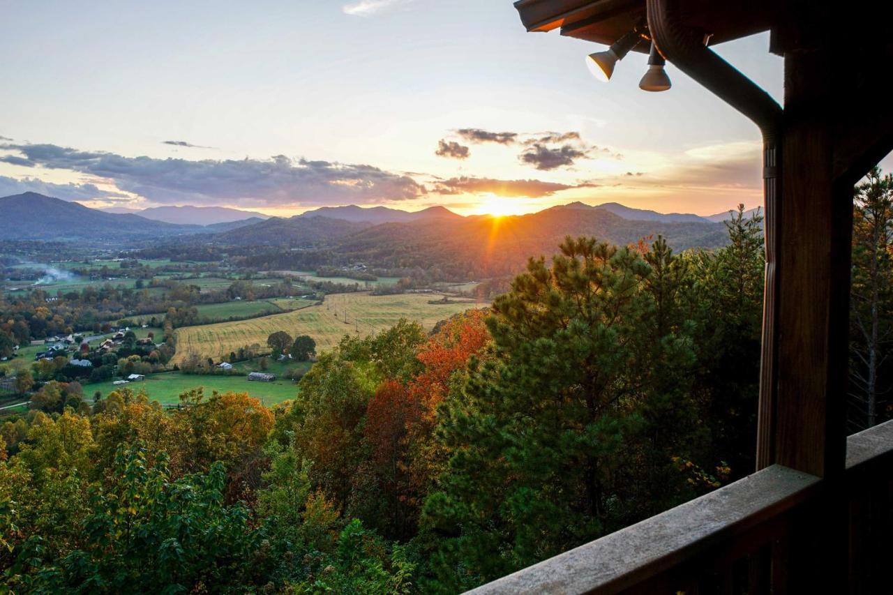 Smoky Mountain Retreat With Hot Tub, Arcade Games Villa Pigeon Forge Exteriör bild