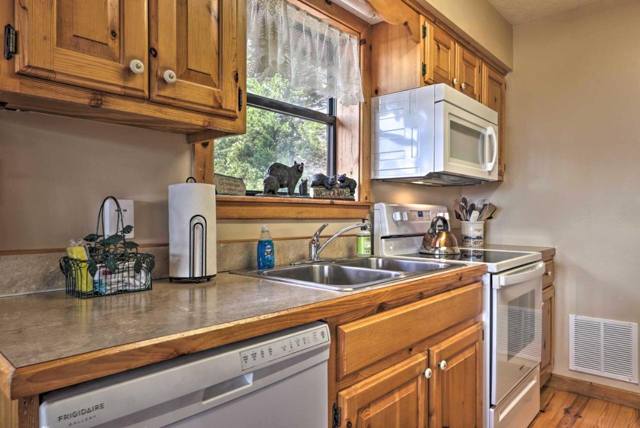 Smoky Mountain Retreat With Hot Tub, Arcade Games Villa Pigeon Forge Exteriör bild